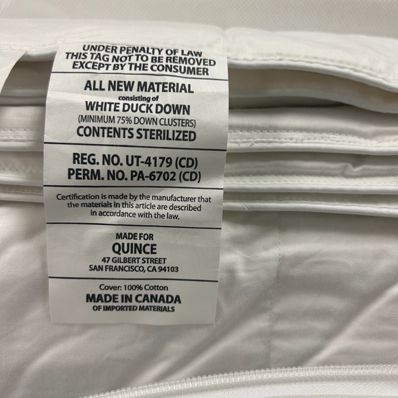 NWOT QUINCE Lightweight Premium Down Comforter Full/Queen 3904 - Picture 10 of 12